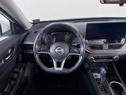 Certified 2023 Nissan Altima 2.5 SV w/ SV Premium Package FWD image 20
