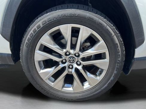 Used 2019 Toyota RAV4 Limited w/ Cold Weather Package FWD image 26