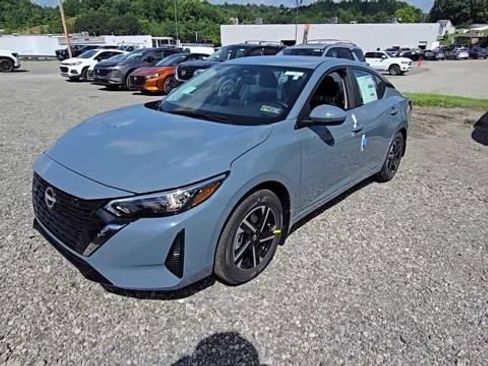 New 2025 Nissan Sentra SV image 2