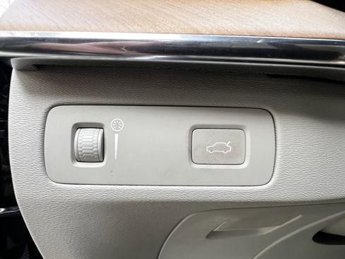 Used 2021 Volvo XC90 T6 Momentum image 15