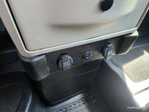 Used 2019 Dodge Grand Caravan SXT image 59