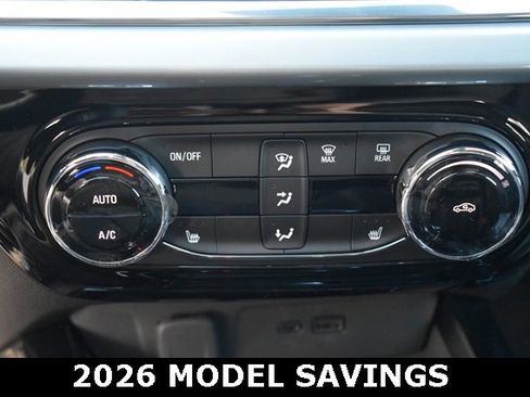 New 2025 Chevrolet Trax LT w/ Sunroof Package image 27