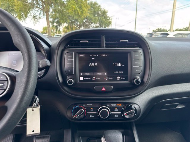 Used 2025 Kia Soul LX w/ LX Technology Package FWD image 25