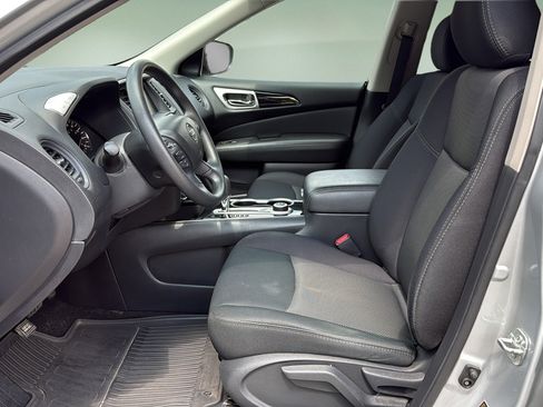 Used 2019 Nissan Pathfinder S AWD/4WD image 11