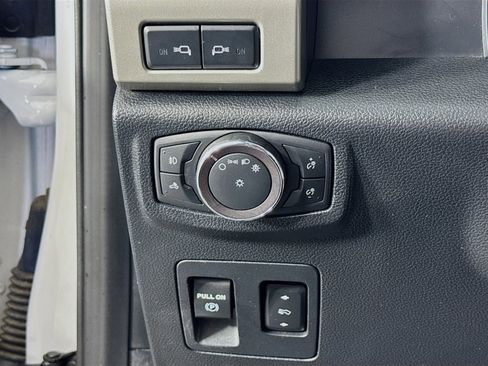 Used 2019 Ford F150 Lariat w/ Equipment Group 502A Luxury image 11