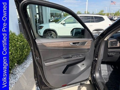 Used 2025 Volkswagen Atlas SEL AWD/4WD image 15
