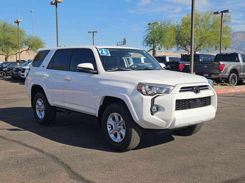 Used 2023 Toyota 4Runner SR5 Premium image 3
