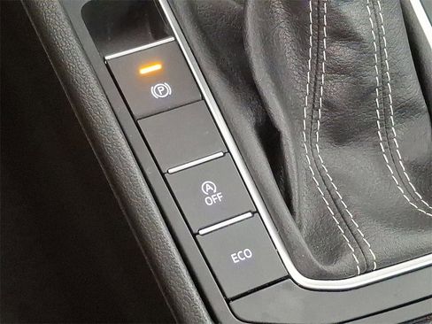 Used 2024 Volkswagen Jetta SE image 24