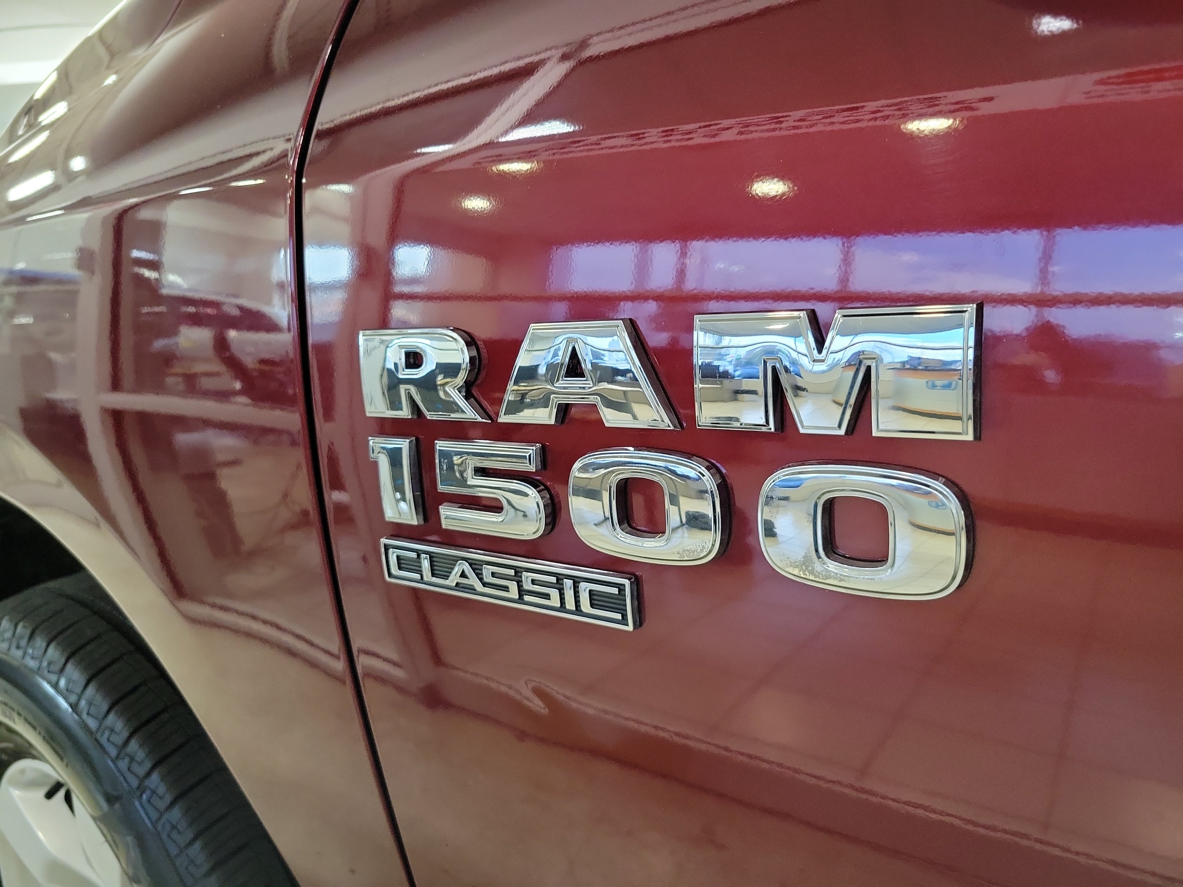 Used 2024 RAM 1500 Classic SLT AWD/4WD image 10