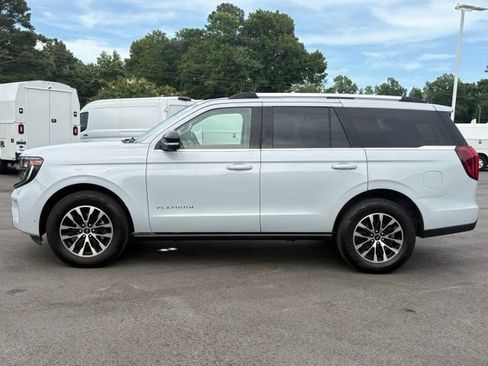 Used 2025 Ford Expedition Platinum AWD/4WD image 2