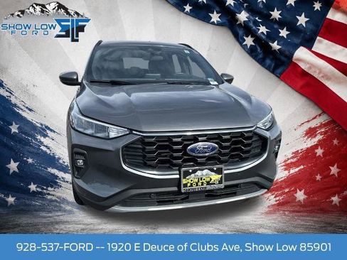 Certified 2025 Ford Escape ST-Line Select AWD/4WD image 2