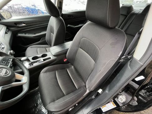 Used 2025 Nissan Altima 2.5 SV image 38