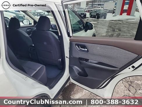 Certified 2023 Nissan Rogue SV image 28