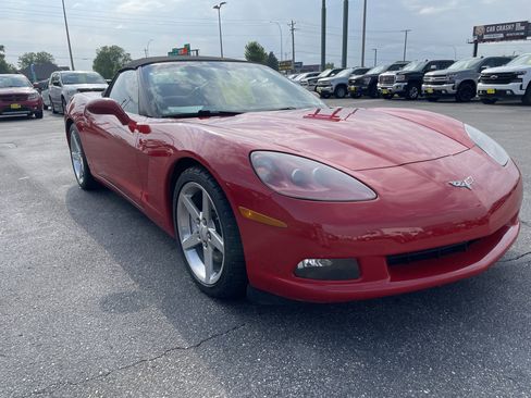 Used 2007 Chevrolet Corvette Convertible w/ Preferred Equipment Group image 2