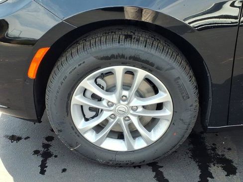 New 2026 Chrysler Pacifica Select image 24