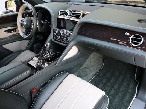 Certified 2022 Bentley Bentayga Speed AWD/4WD image 2