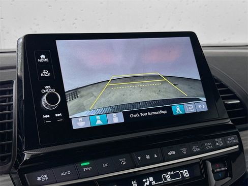 Used 2025 Honda Odyssey Elite image 10