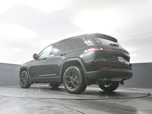 New 2026 Jeep Grand Cherokee Laredo AWD/4WD image 43