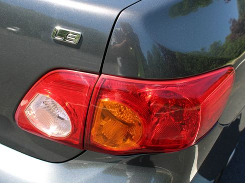 Used 2010 Toyota Corolla LE image 23