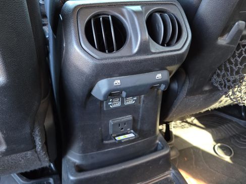 Used 2021 Jeep Wrangler Unlimited Rubicon w/ Dual Top Group image 19