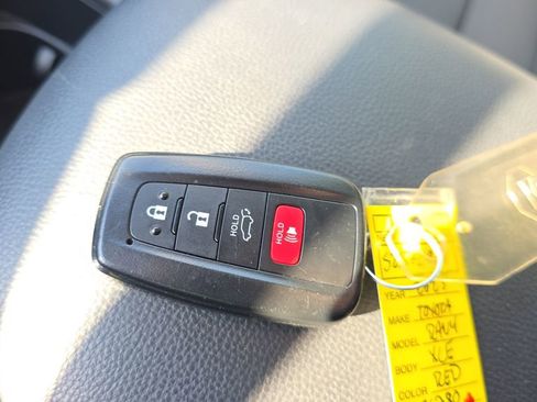 Used 2025 Toyota RAV4 XLE w/ Convenience Package FWD image 29