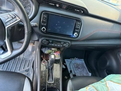 Used 2023 Nissan Kicks SR w/ SR Premium Package FWD image 6