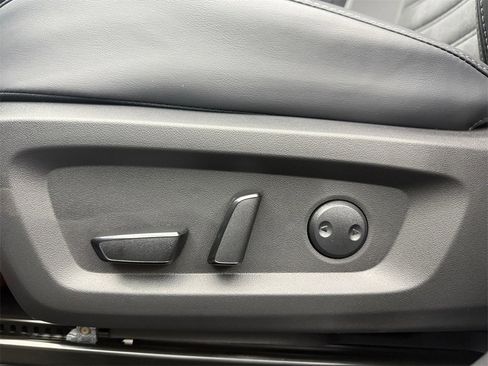 New 2025 Mitsubishi Outlander SE image 13