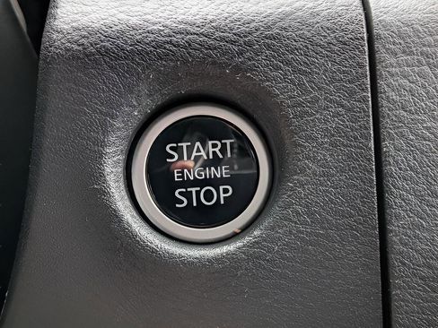 Certified 2025 Nissan Frontier SV AWD/4WD image 16