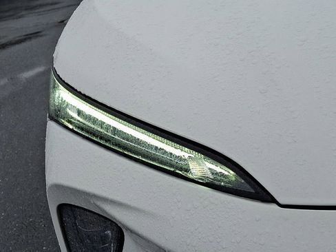 Used 2025 Buick Envision Sport Touring image 9