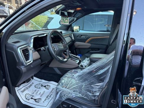 Used 2023 GMC Canyon Denali AWD/4WD image 5