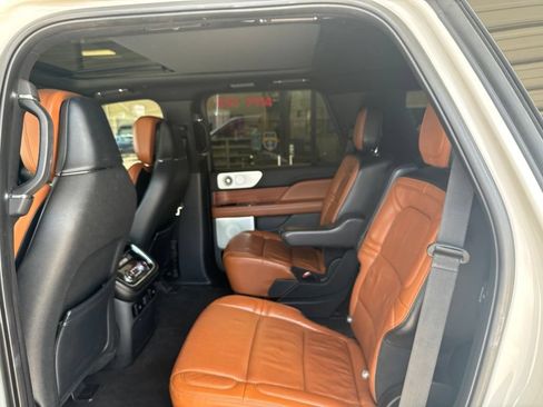 Used 2020 Lincoln Navigator Reserve w/ Luxury Package AWD/4WD image 17