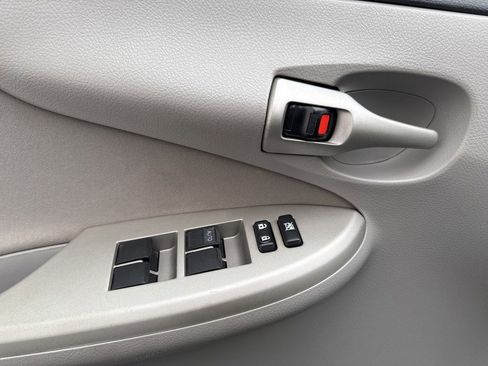 Used 2012 Toyota Corolla LE image 7