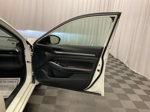 Used 2023 Nissan Altima 2.5 SR AWD/4WD image 28