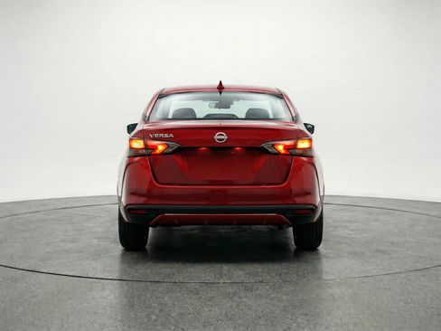 Used 2025 Nissan Versa SV image 7