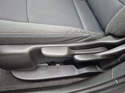 Used 2019 Chevrolet Cruze LT image 19