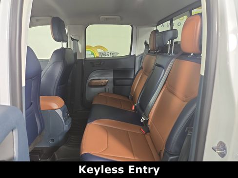 Used 2024 Ford Maverick Lariat image 12