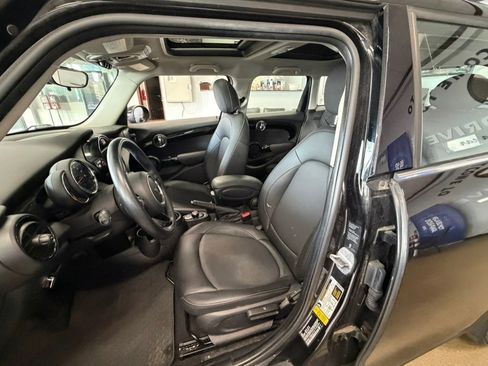 Used 2019 MINI Cooper 4-Door Hardtop FWD image 22