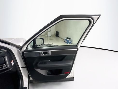 Used 2025 Hyundai Santa Fe SEL FWD image 33