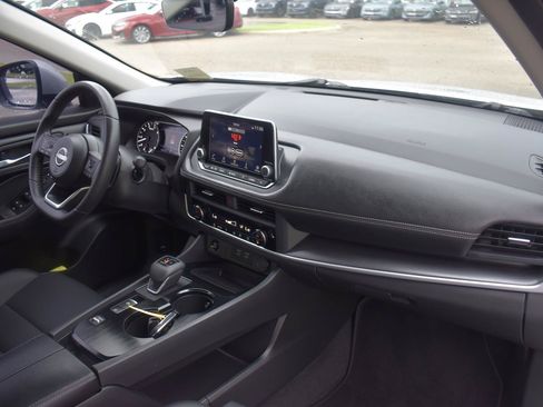 Certified 2024 Nissan Rogue SV w/ SV Premium Package FWD image 68