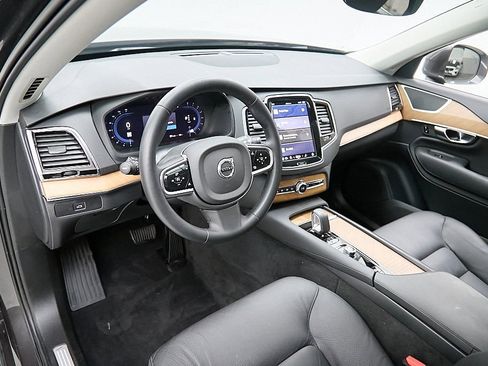 Used 2023 Volvo XC90 B6 Plus w/ Protection Package Premier image 12