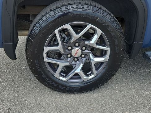 Used 2024 GMC Sierra 1500 SLT w/ SLT Premium Plus Package AWD/4WD image 7
