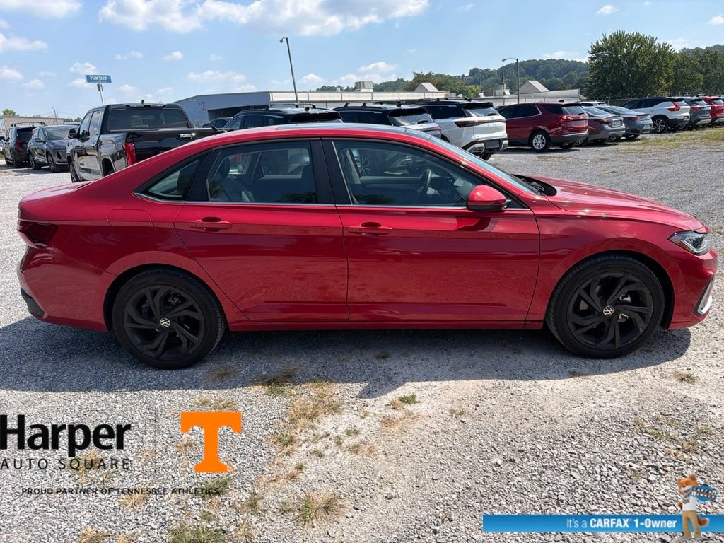 Used 2025 Volkswagen Jetta SE w/ Sunroof Package FWD image 6