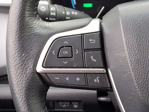 Certified 2025 Toyota Sienna XLE image 22