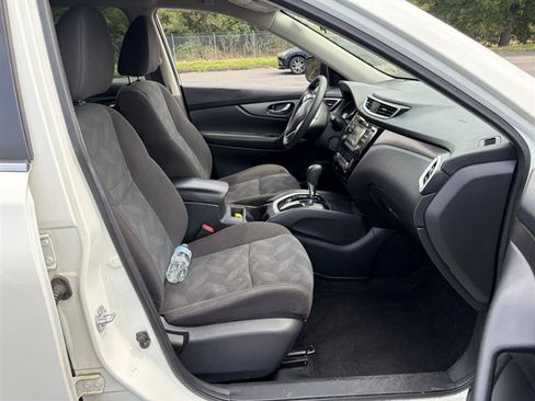 Used 2016 Nissan Rogue SV AWD/4WD image 12