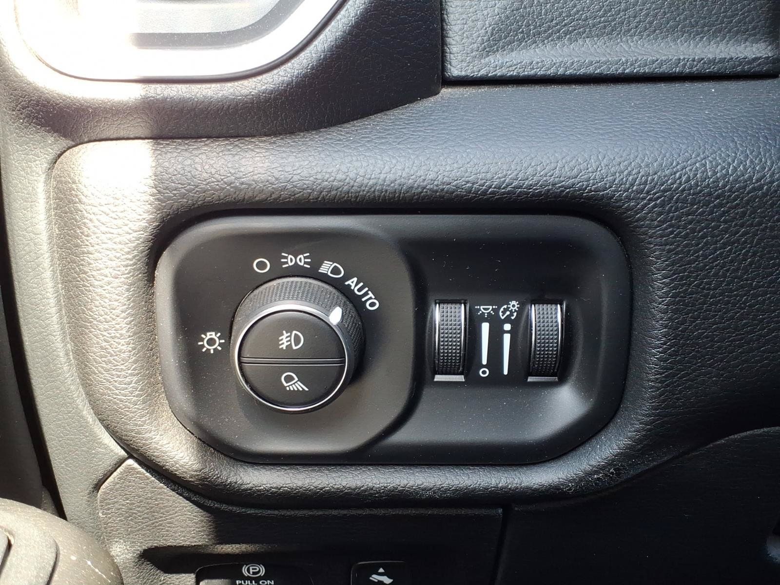 Used 2025 RAM 1500 Big Horn AWD/4WD image 24