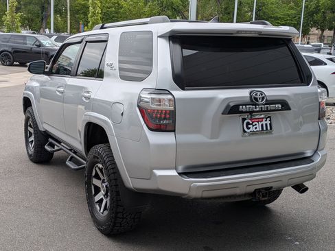 Used 2018 Toyota 4Runner TRD Off-Road Premium AWD/4WD image 5