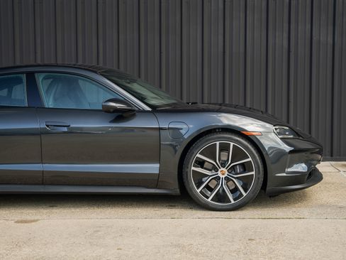 New 2025 Porsche Taycan 4 image 15