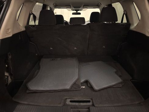 Used 2024 Nissan Rogue SV image 10