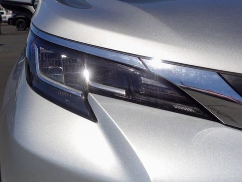 Certified 2021 Toyota Sienna XLE w/ XLE Plus Package AWD/4WD image 5