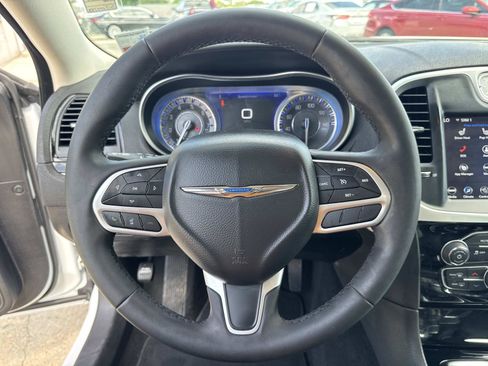 Used 2023 Chrysler 300 Touring L RWD image 21